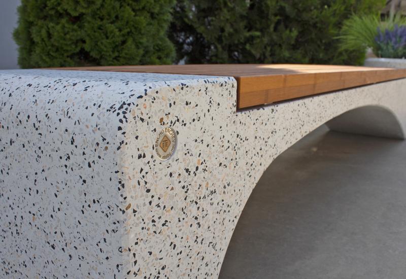 ETE Pictures CONCRETE BENCH 233 F3254B58-8E5D-A834-E059-2250DA661525.jpg