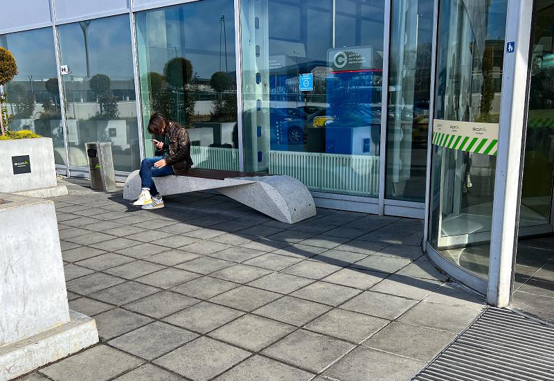 ETE Pictures CONCRETE BENCH 232 EC6E4CC9-A8DE-F91E-22AD-5DCA90E15237.jpg