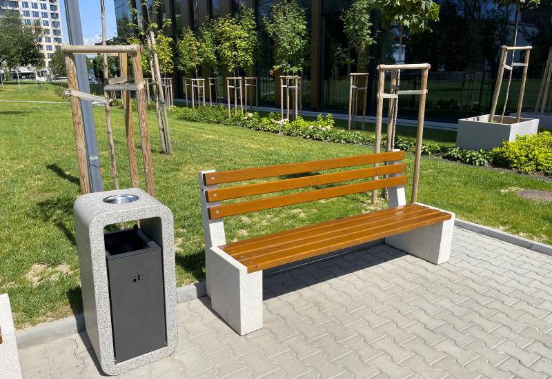 ETE Pictures CONCRETE BENCH 237 7C2BE58D-5308-4A39-D334-69D7DD8AA6FF.jpg