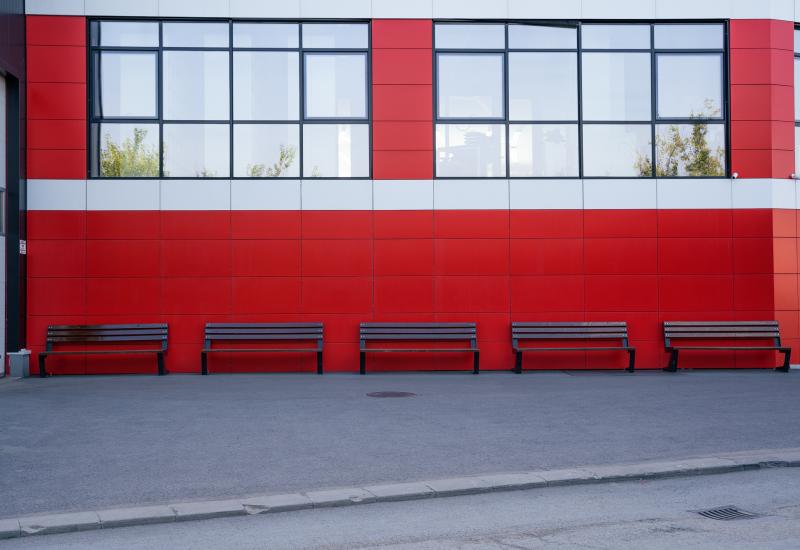 ETE Pictures METAL BENCH 124 776F2B72-7532-1C10-7026-E93F9CFC4783.jpg