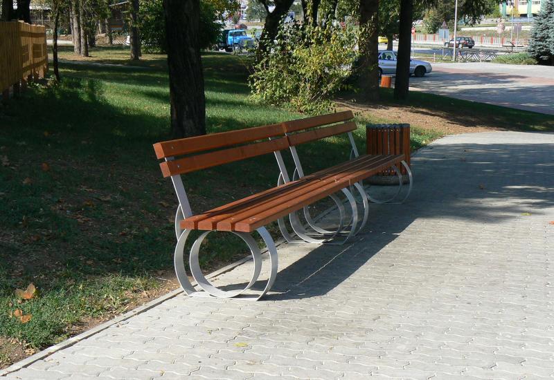 ETE Pictures METAL BENCH 52 4864C381-41FE-AEE4-3409-B2989B53E8D2.jpg